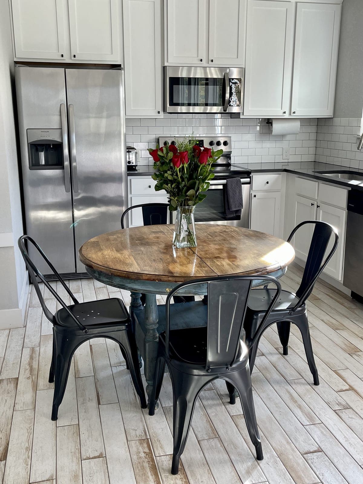 Kitchen and dining area inside Jackrabbit Cottage